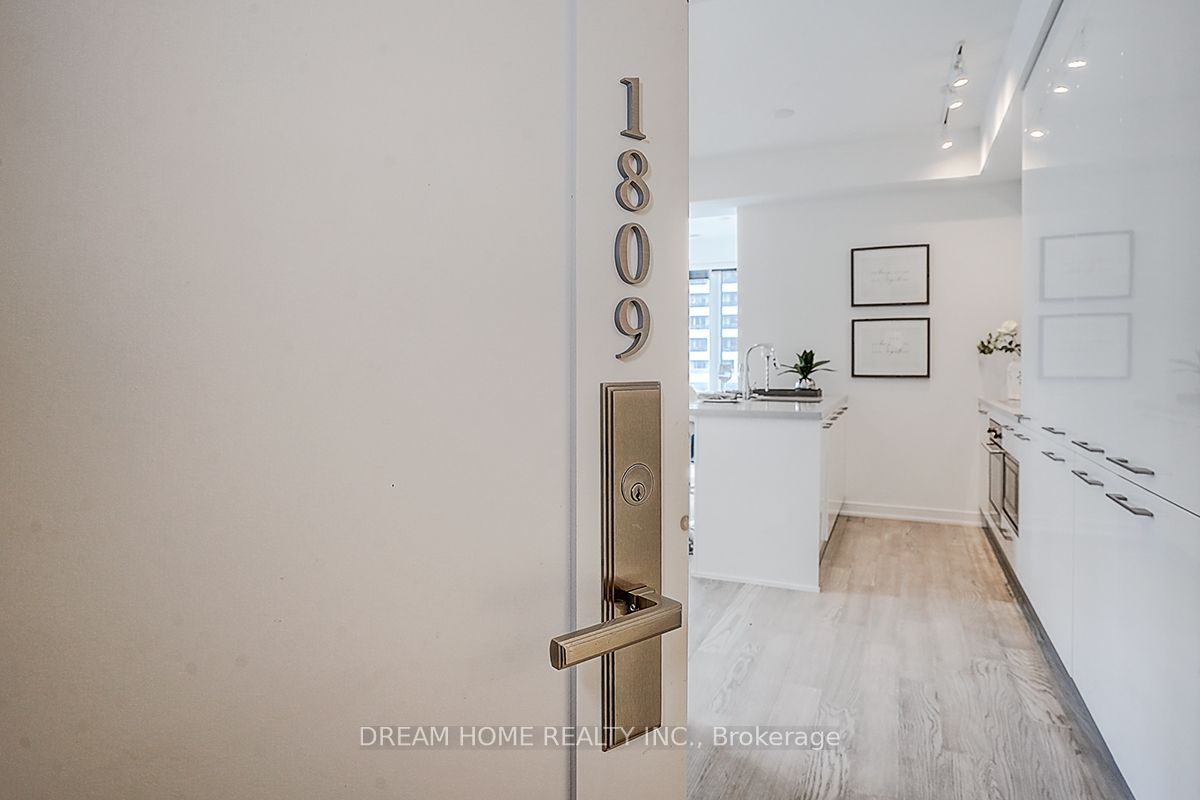 3 Gloucester Street 1809, Toronto, On M4y 0c6
