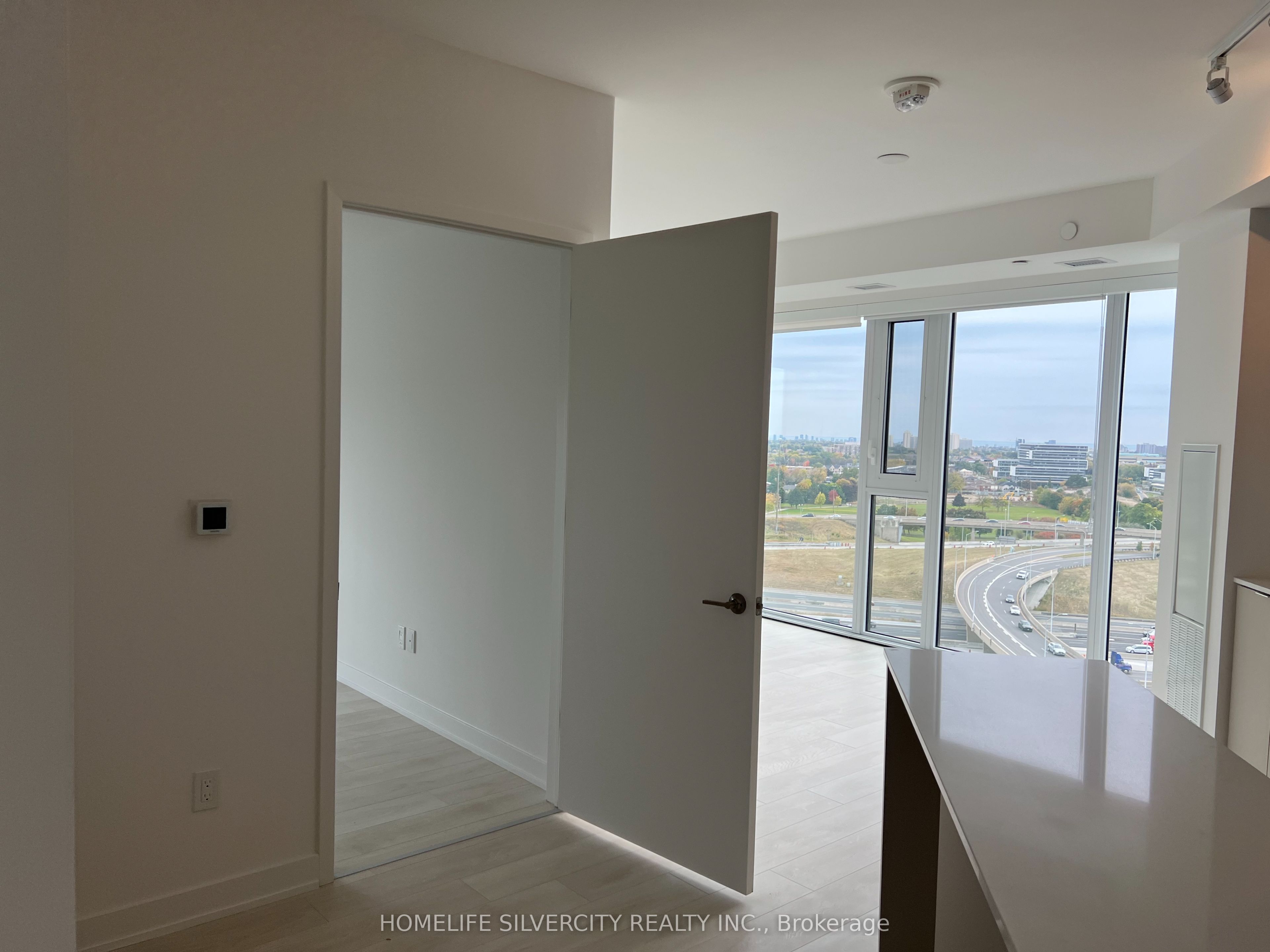 8 Tippett Road 1505, Toronto, On M3h 0e7
