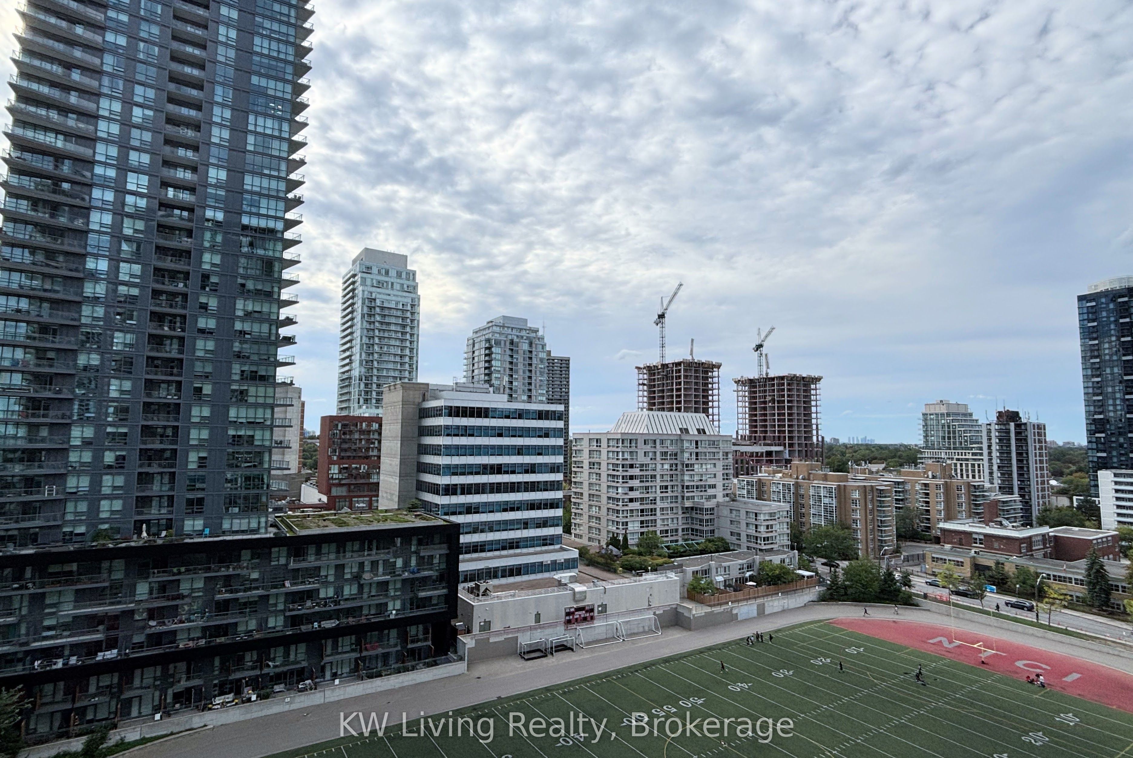 70 Roehampton Avenue 1116, Toronto, On M4p 1r2