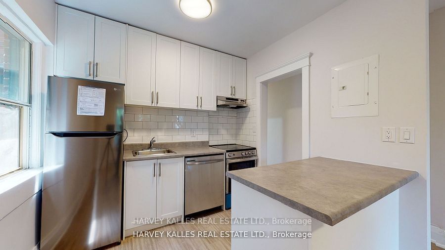 1065 Bathurst Street 6, Toronto, On M5r 3g8