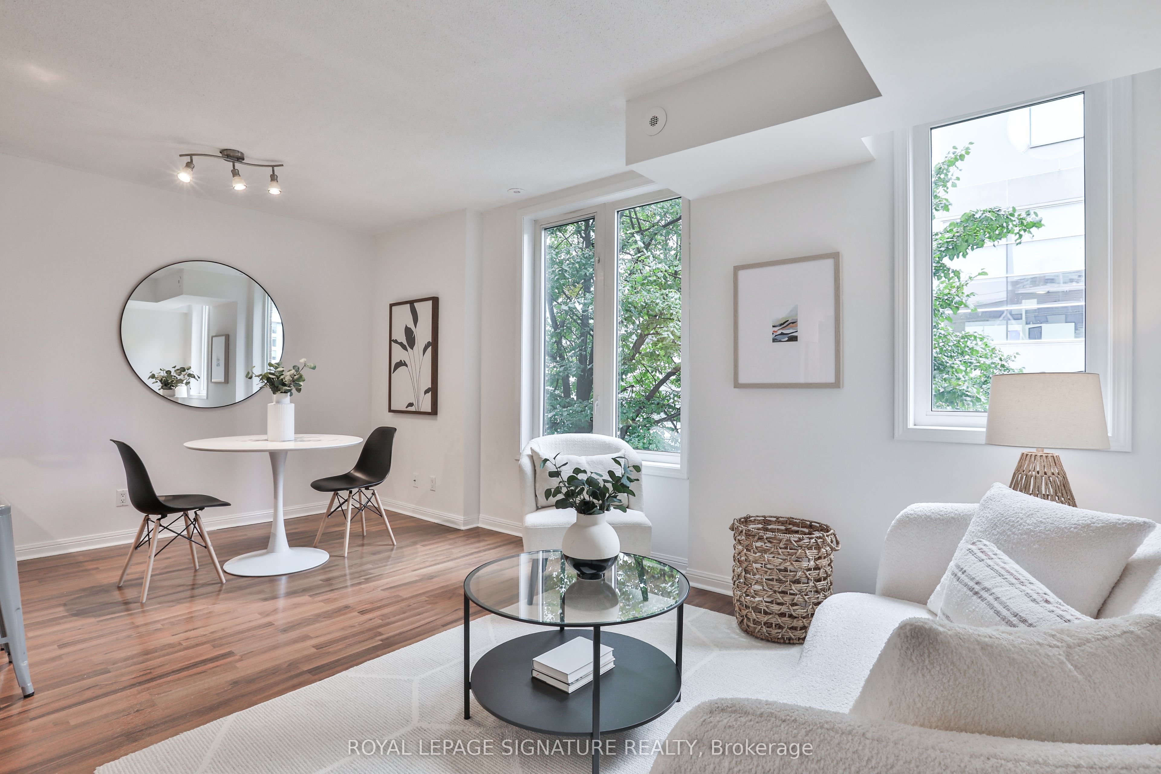 92 Strachan Avenue 635, Toronto, On M6k 3m6