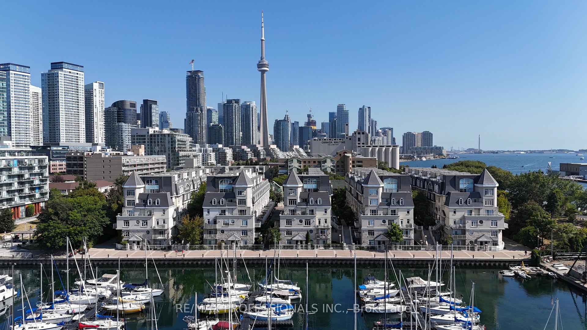 30 Stadium Road 232, Toronto, On M5v 3p4