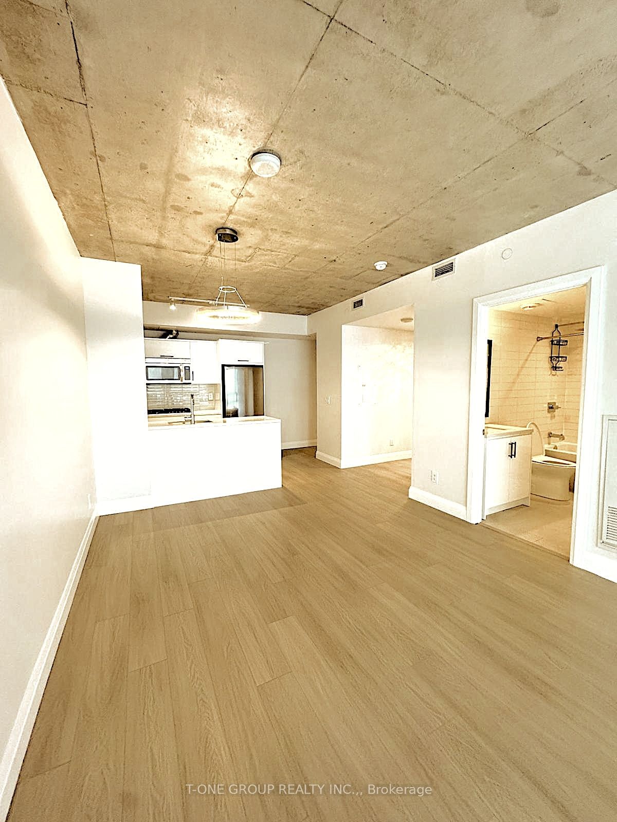 224 King Street W 303, Toronto, On M5h 0a6