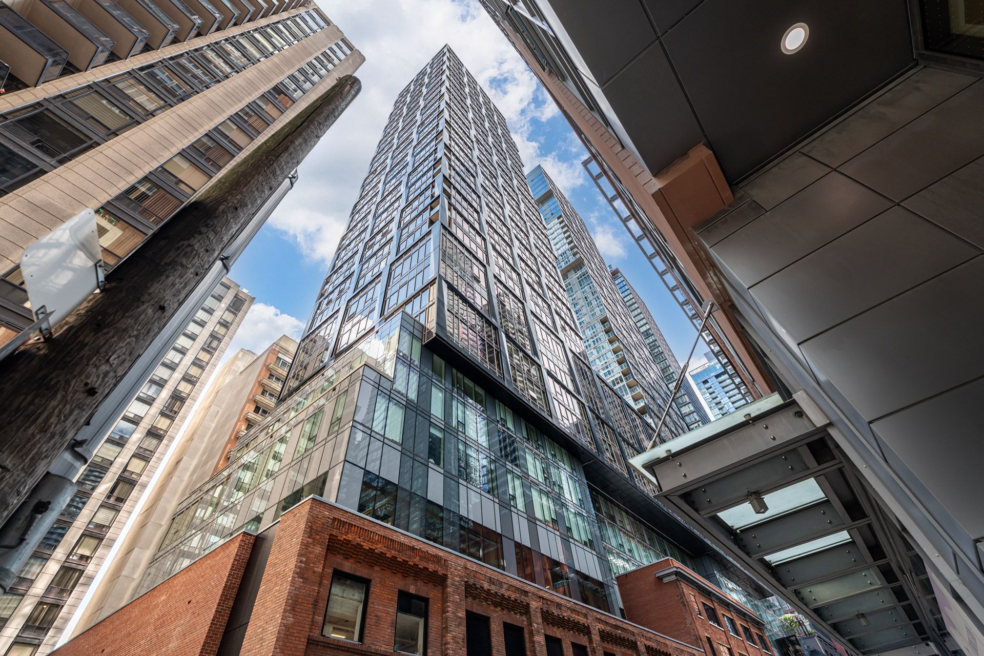 15 Mercer Street 317, Toronto, On M5v 1h2