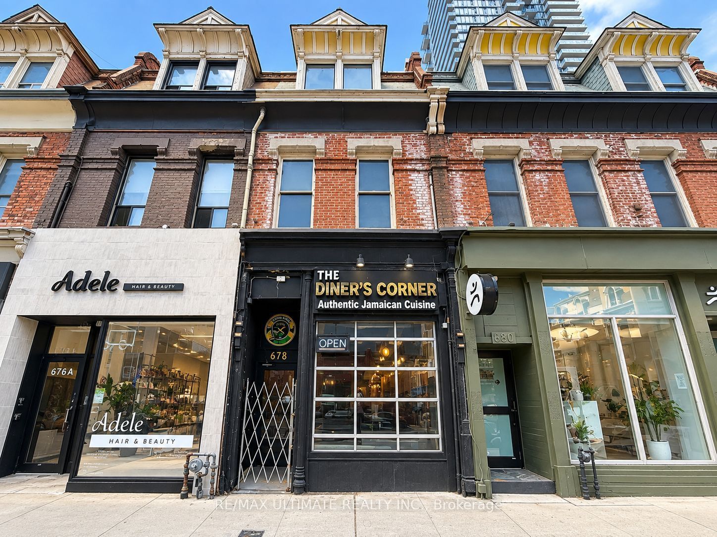 678 Yonge Street 2nd Floor, Toronto, On M4y 2a6