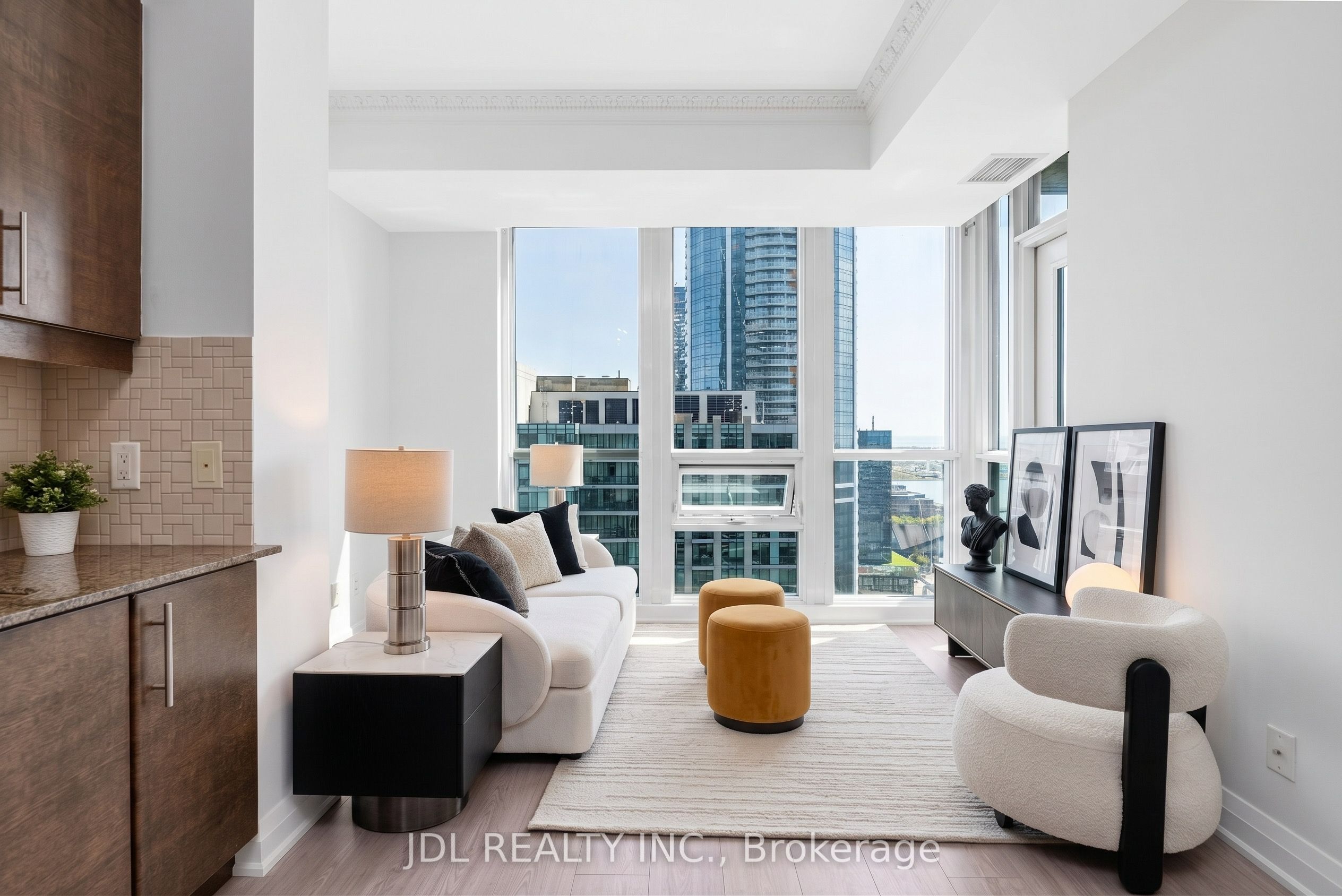 16 Harbour Street 4006, Toronto, On M5j 2z7