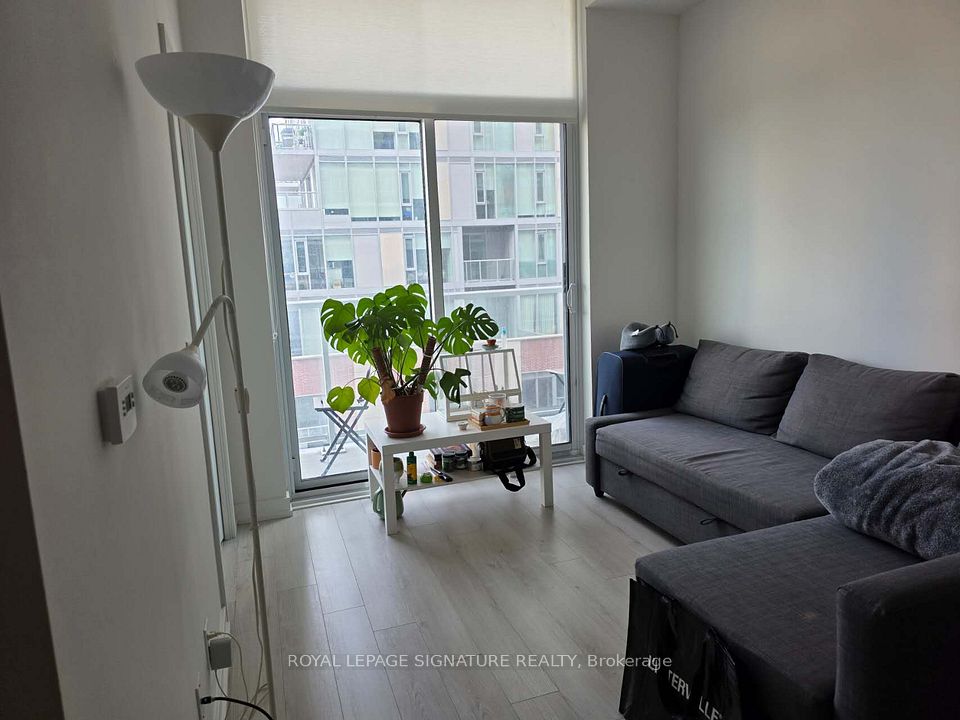 33 Helendale Avenue 421, Toronto, On M4r 0a4