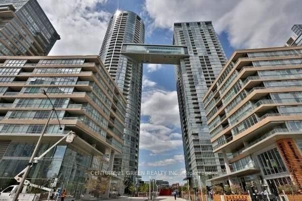 15 Iceboat Terrace 2308, Toronto, On M5v 4a5