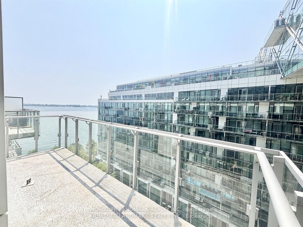 39 Queens Quay E 1029, Toronto, On M5e 0a5