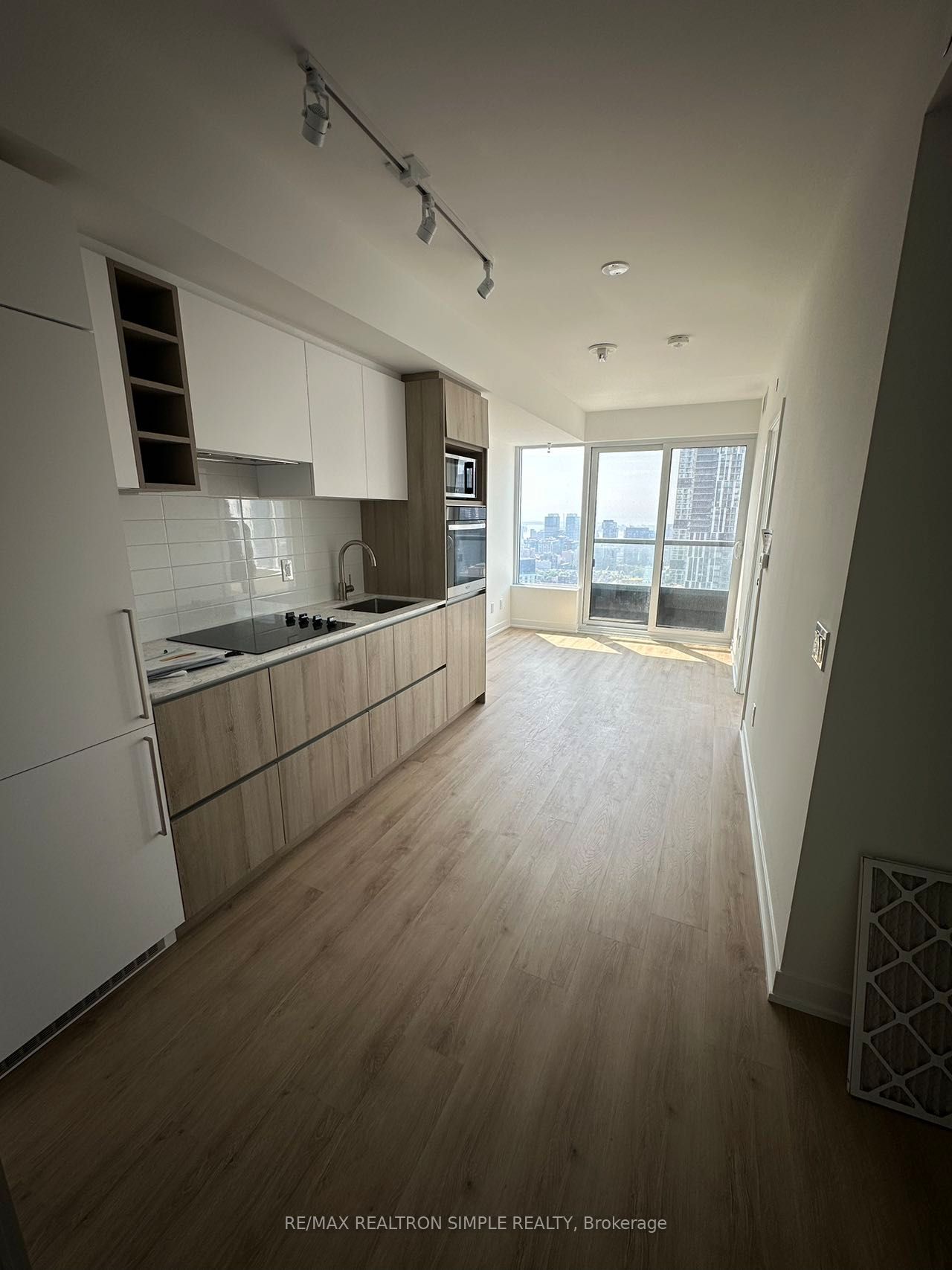 319 Jarvis Street 3301, Toronto, On M5b 0c8