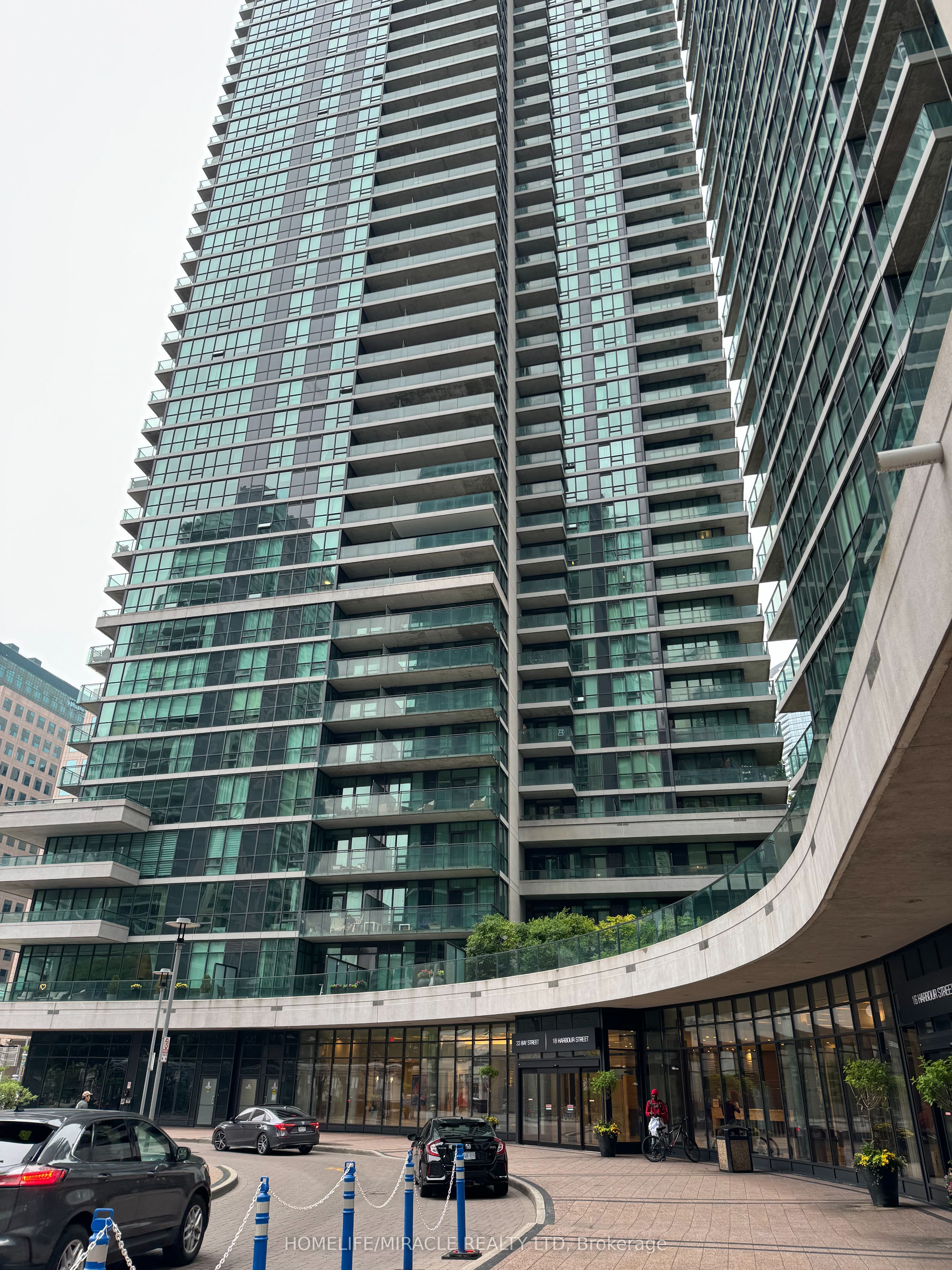 33 Bay Street 3702, Toronto, On M5j 2z3
