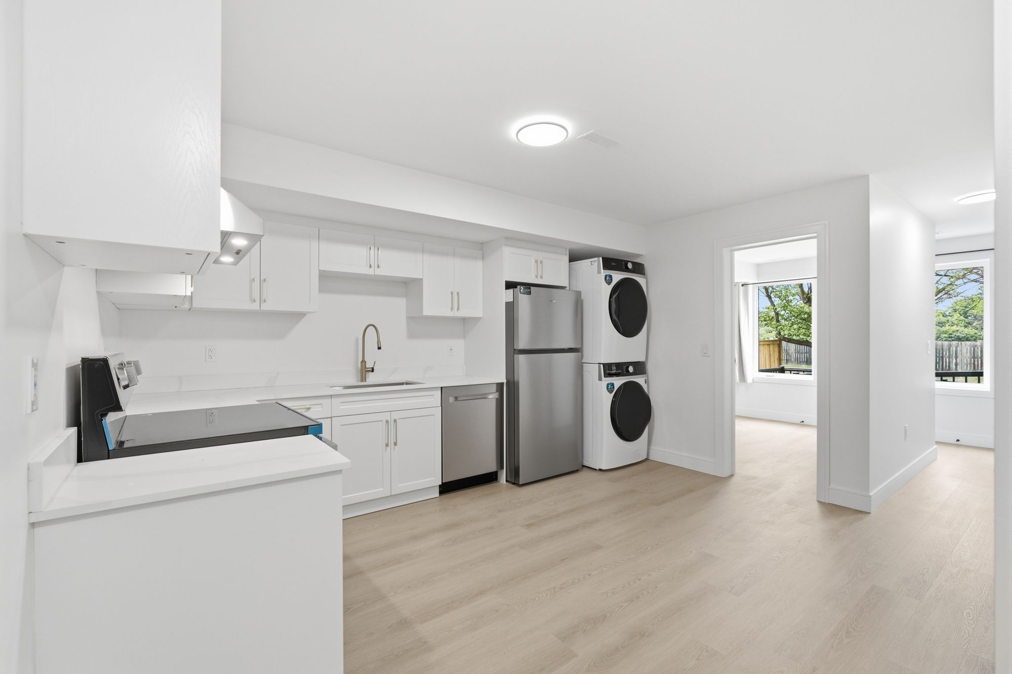 53 Bishop Avenue 1a, Toronto, On M2m 1z4