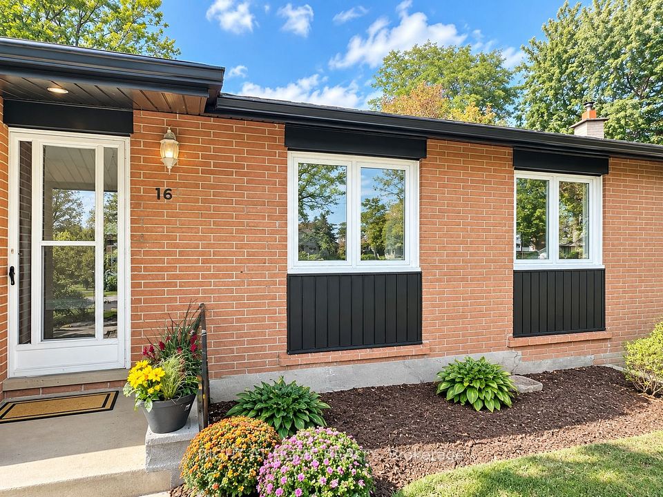 16 Ptarmigan Crescent, Toronto, On M3a 1w3