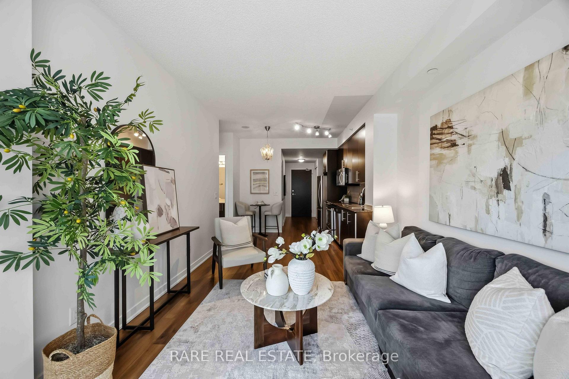 60 Berwick Avenue 518, Toronto, On M5p 0a3