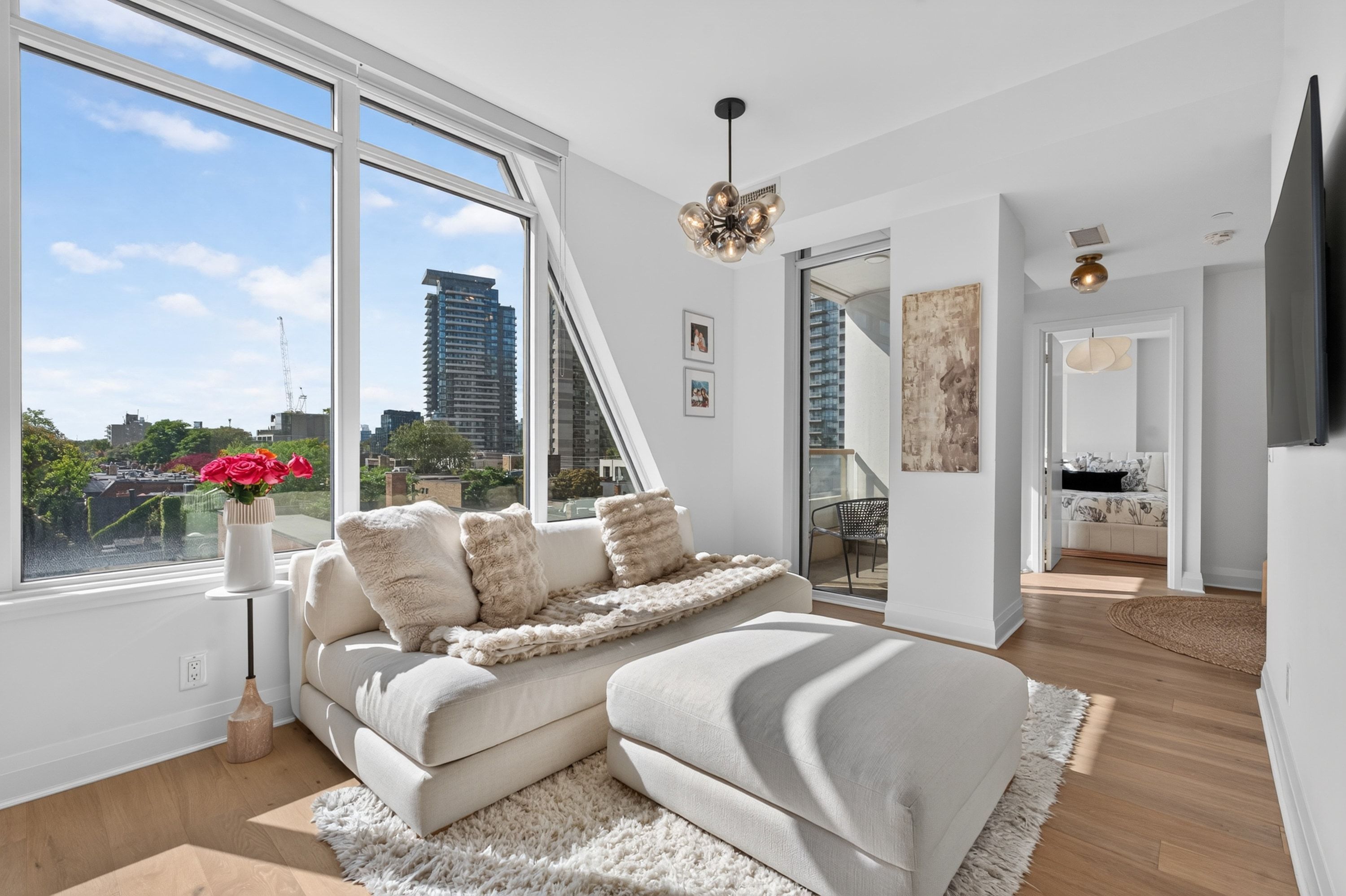 151 Avenue Road 510, Toronto, On M5r 0b8