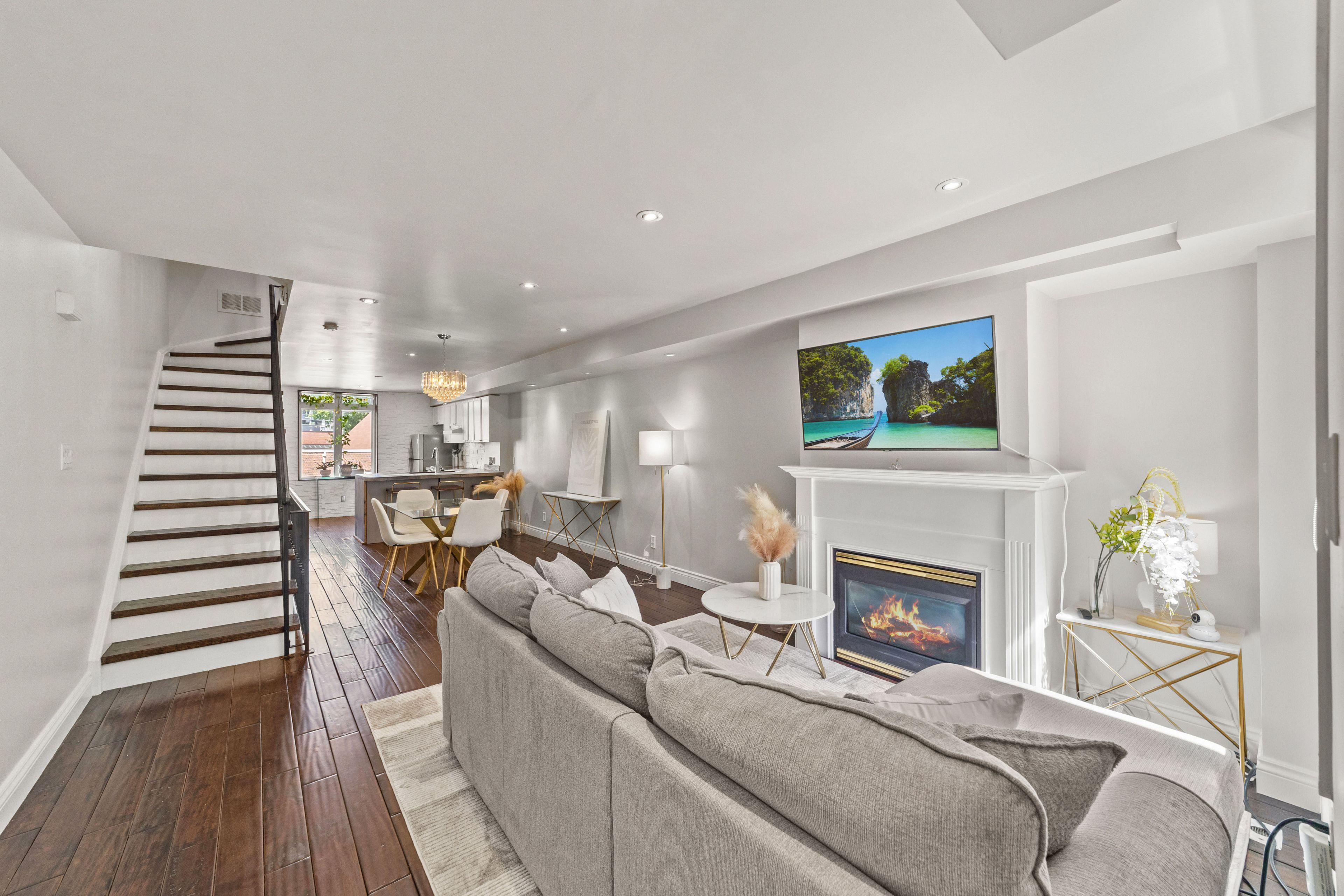 12 Sudbury Street 2608, Toronto, On M6j 3w7
