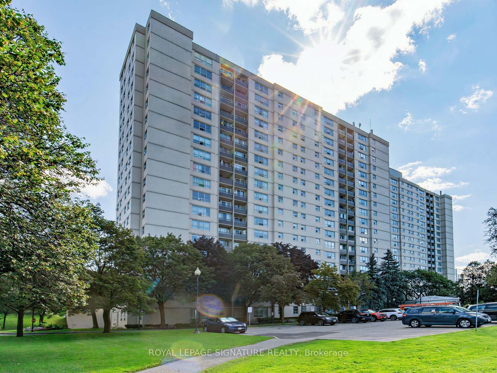 5 Parkway Forest Drive 1703, Toronto, On M2j 1l2