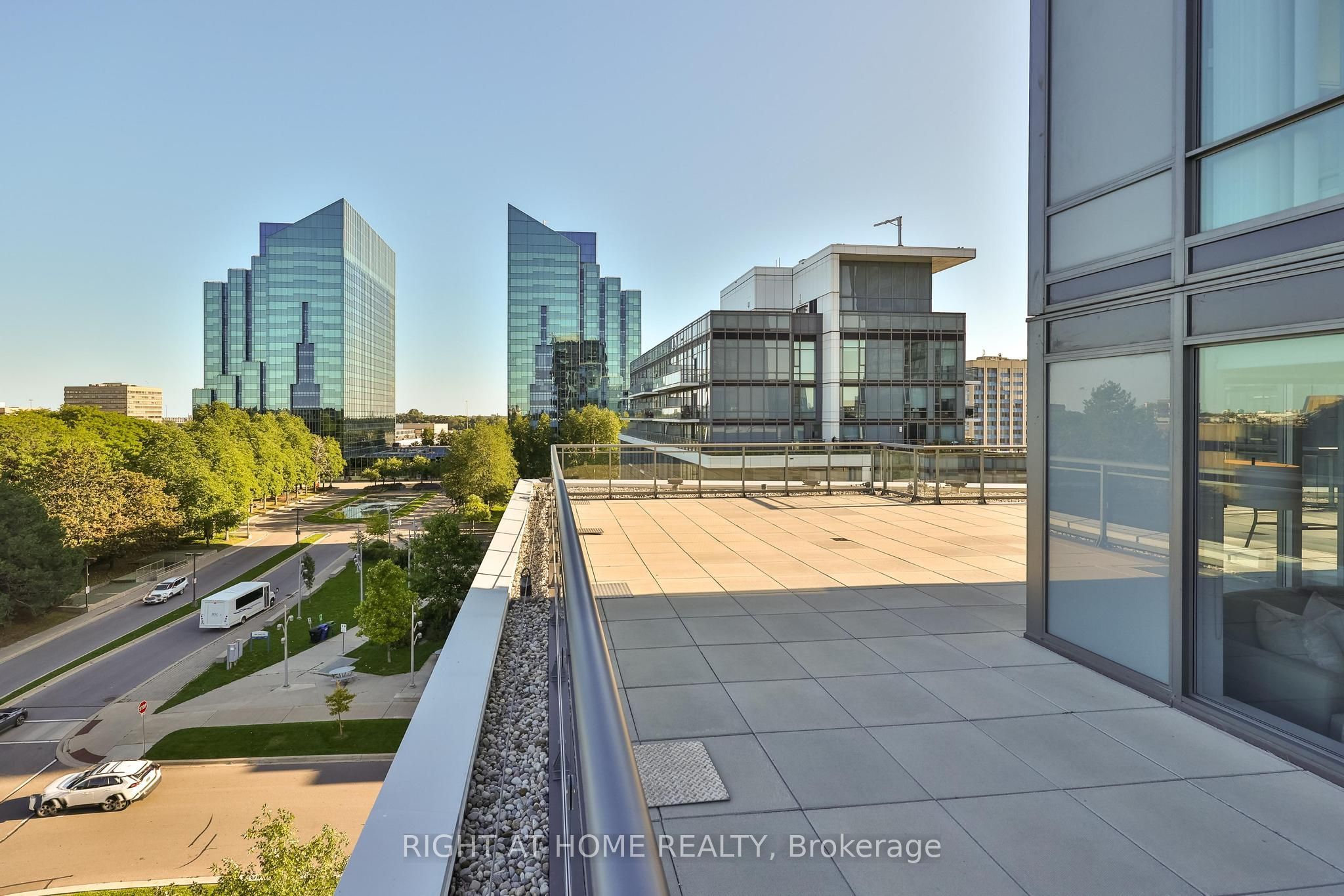 60 Ann O'Reilly Road 660, Toronto, On M2j 0c8