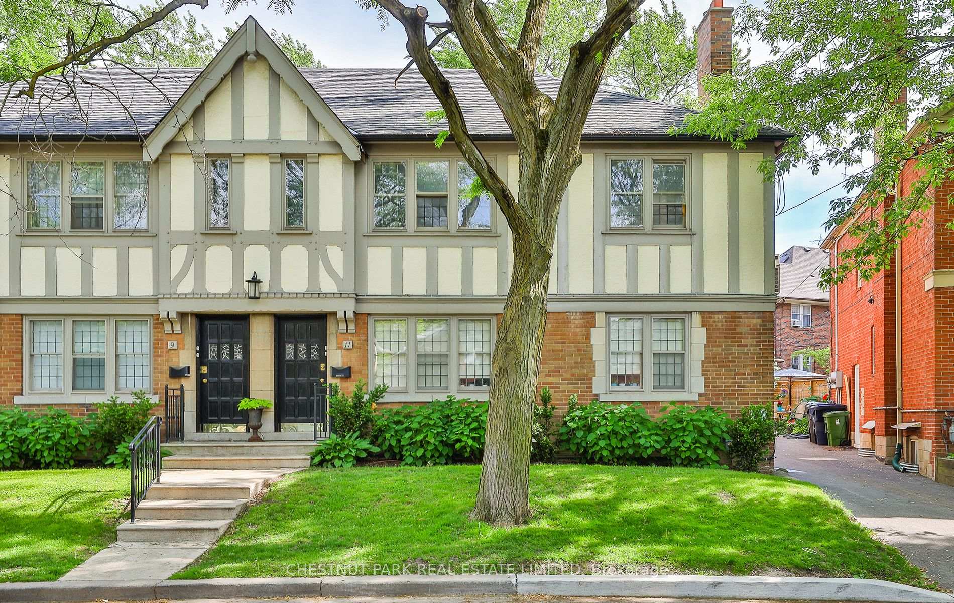 11 Oriole Crescent Upper, Toronto, On M5p 1l6