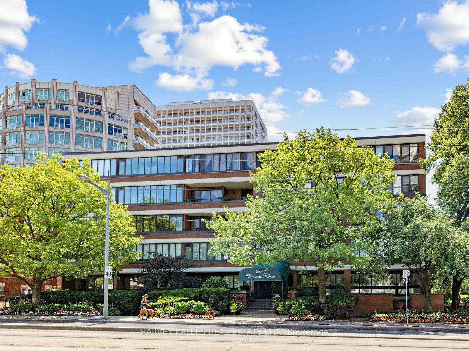 349 St. Clair Avenue W 404, Toronto, On M5p 1n3