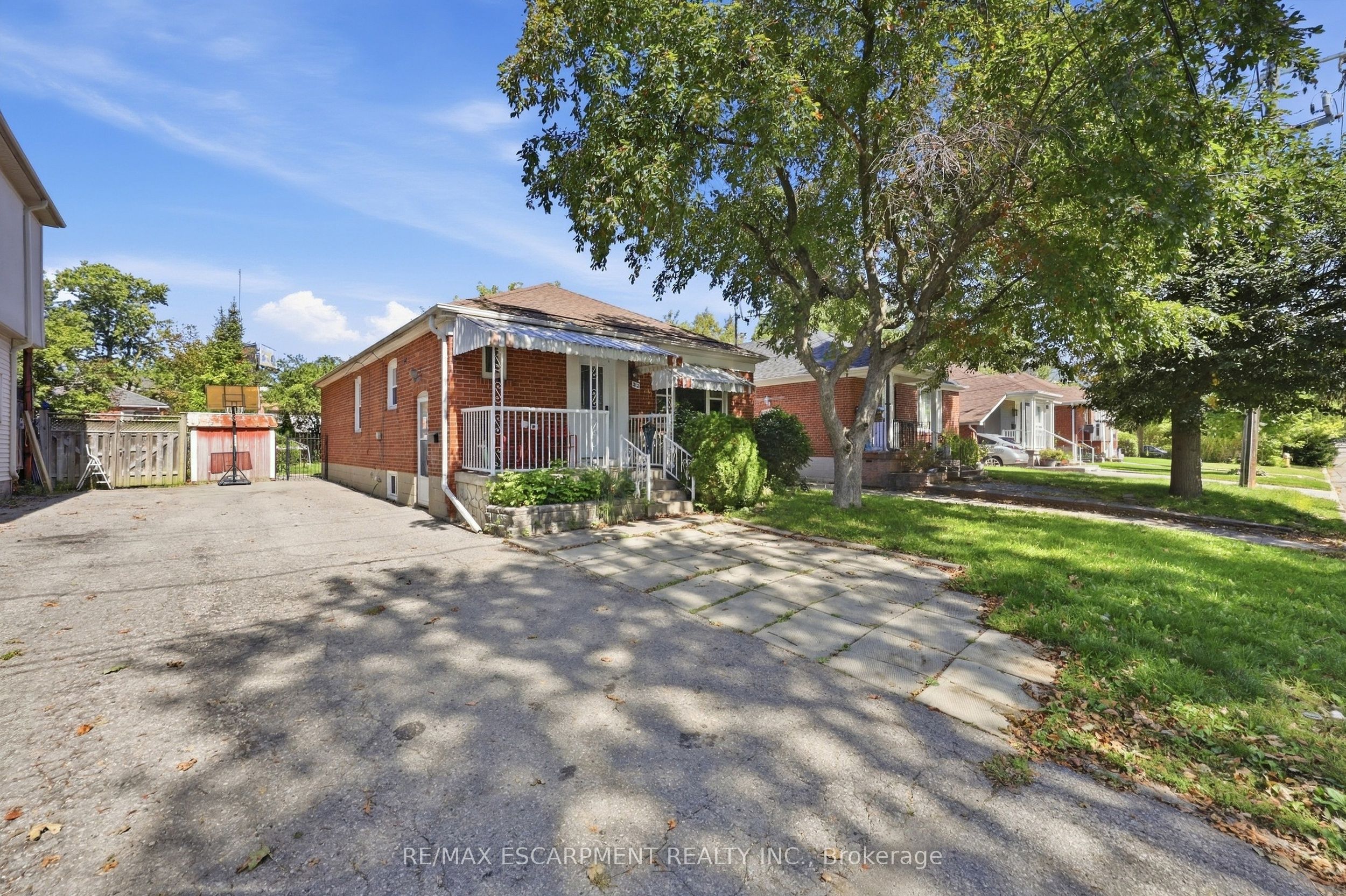 292 Bogert Avenue Lower, Toronto, On M2n 1l5