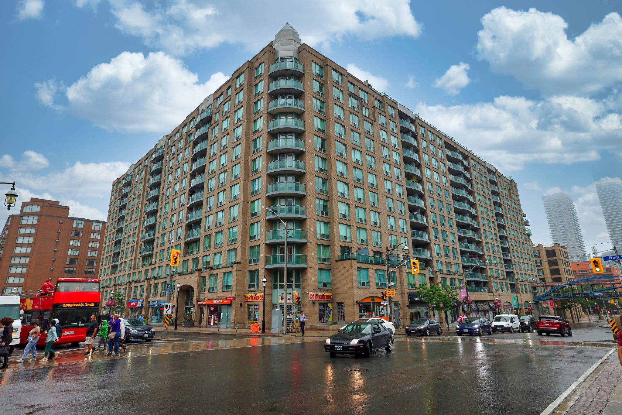 109 Front Street E 914, Toronto, On M5a 4p7