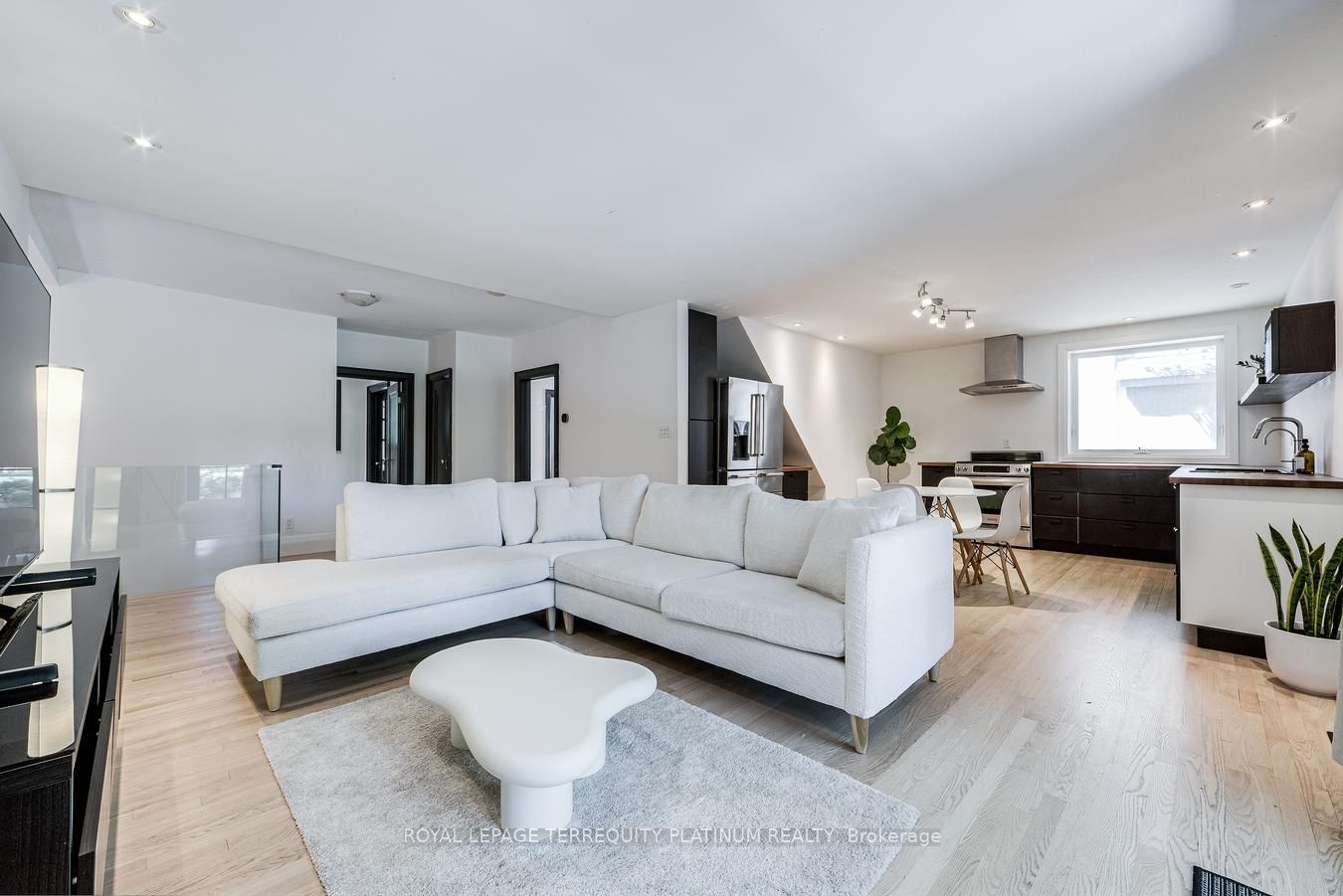 204 Ellerslie Avenue, Toronto, On M2n 1y4