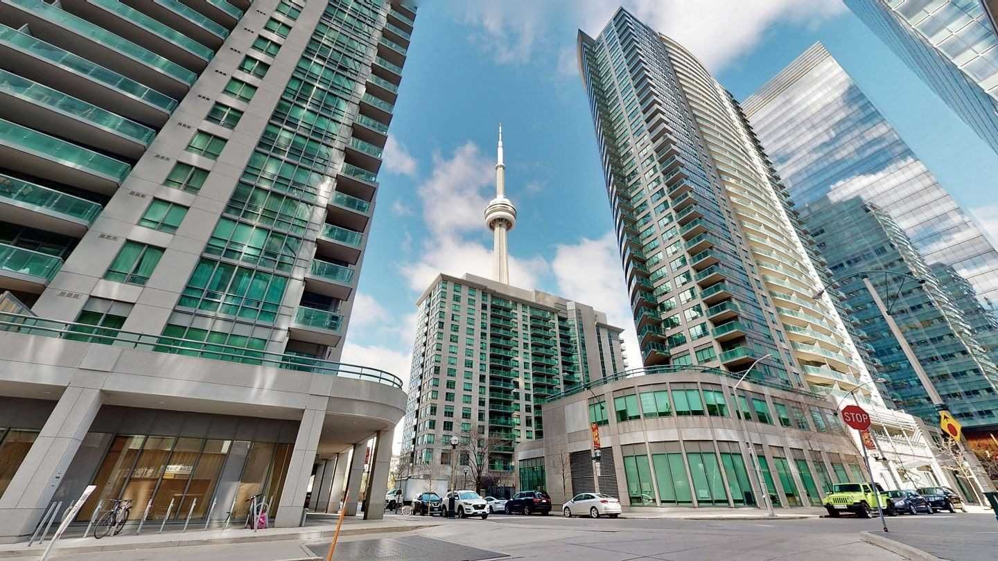 14 York Street 2006, Toronto, On M5j 0b1