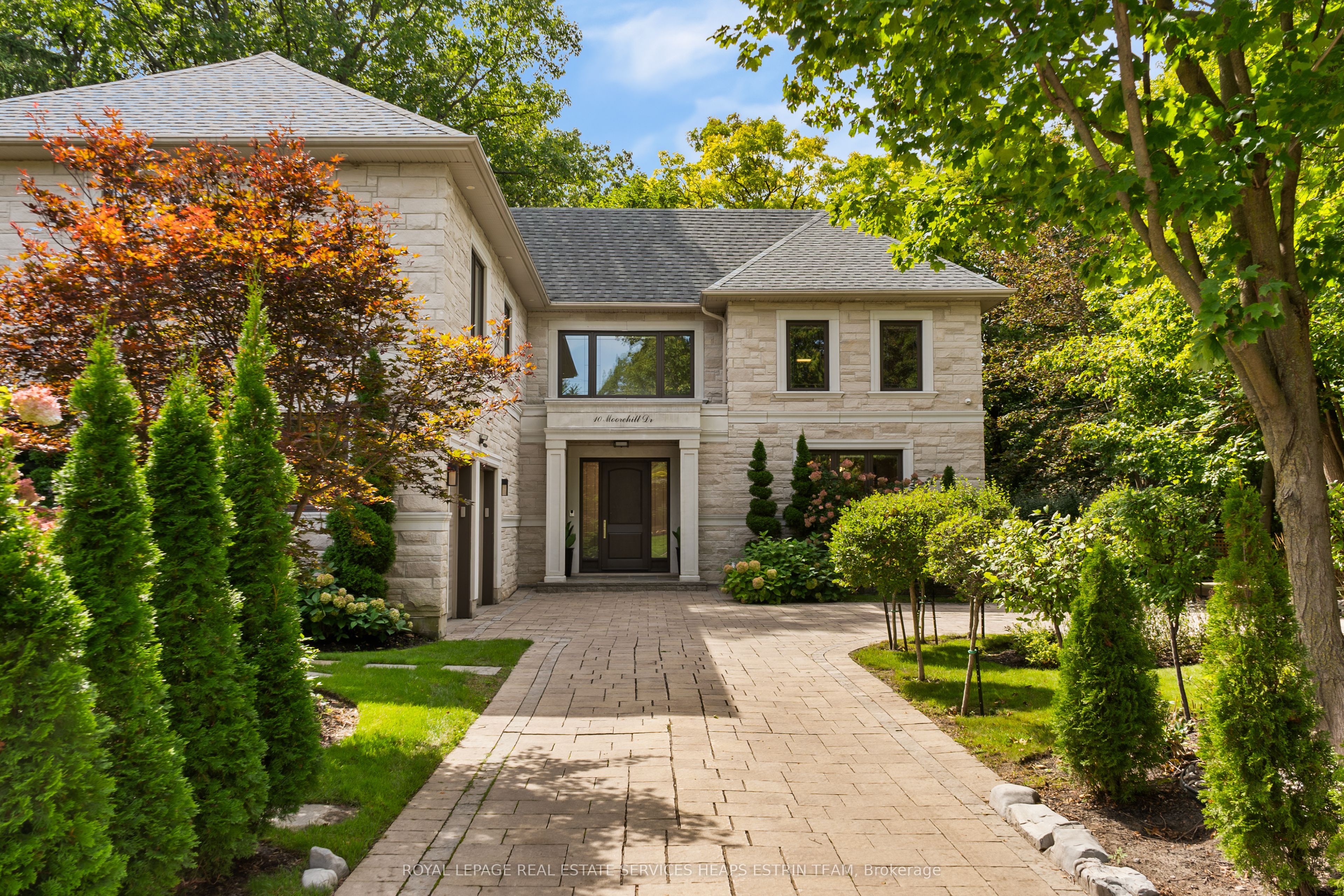 10 Moorehill Drive, Toronto, On M4g 1a1
