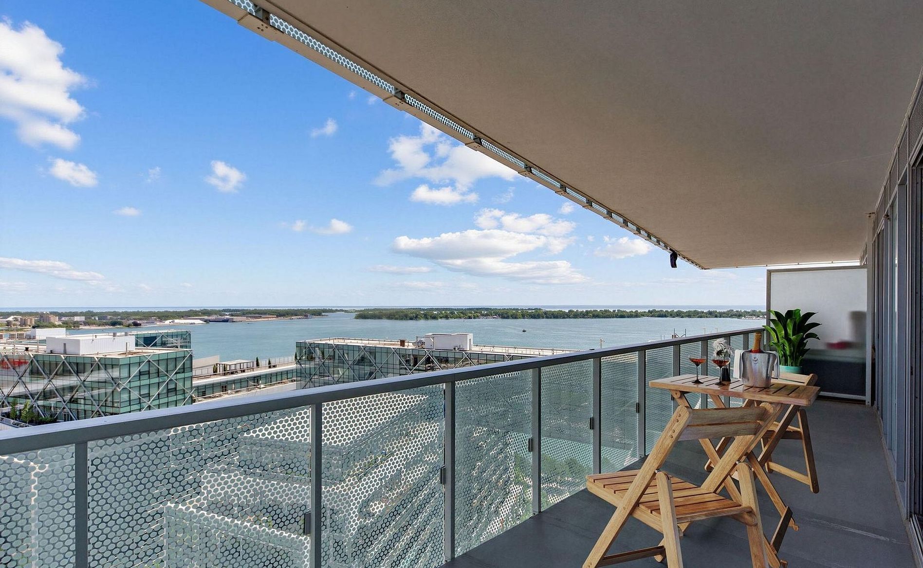 15 Queens Quay E 1901, Toronto, On M5e 0c5
