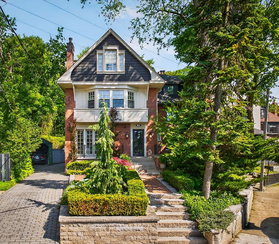 30 Edgewood Crescent, Toronto, On M4w 3a9