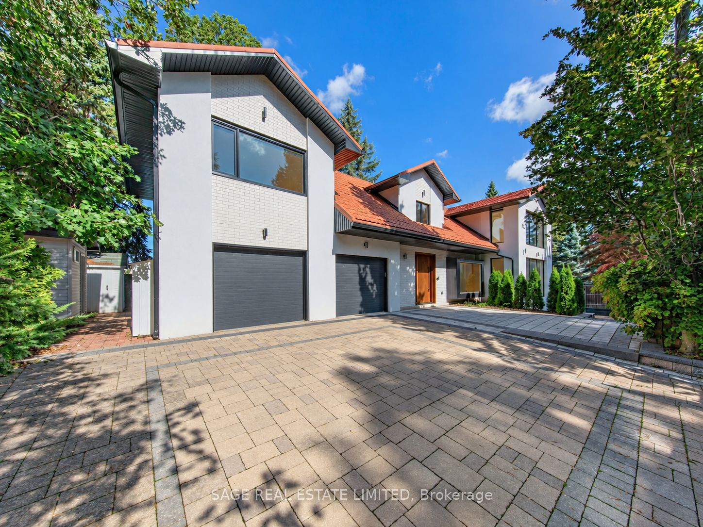 2 Addison Crescent, Toronto, On M3b 1k8