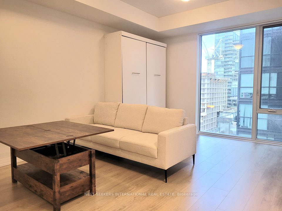 8 Widmer Street 2001, Toronto, On M5v 0w6