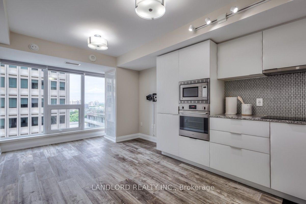 955 Bay Street 1714, Toronto, On M5s 0c6