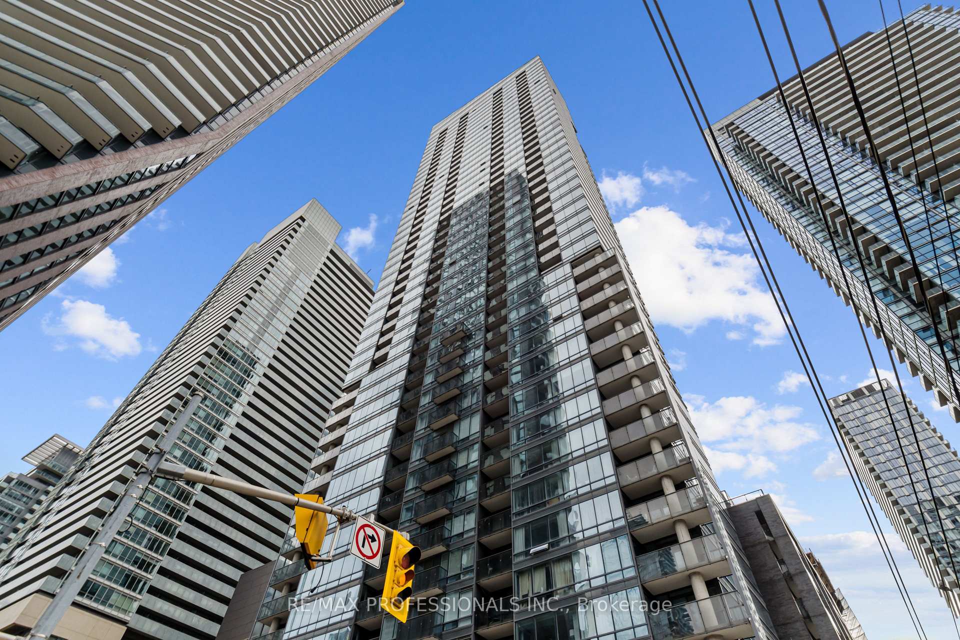295 Adelaide Street W 522, Toronto, On M5v 0l4
