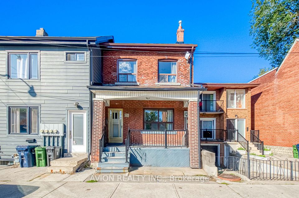 54 Ryerson Avenue, Toronto, On M5t 2p5