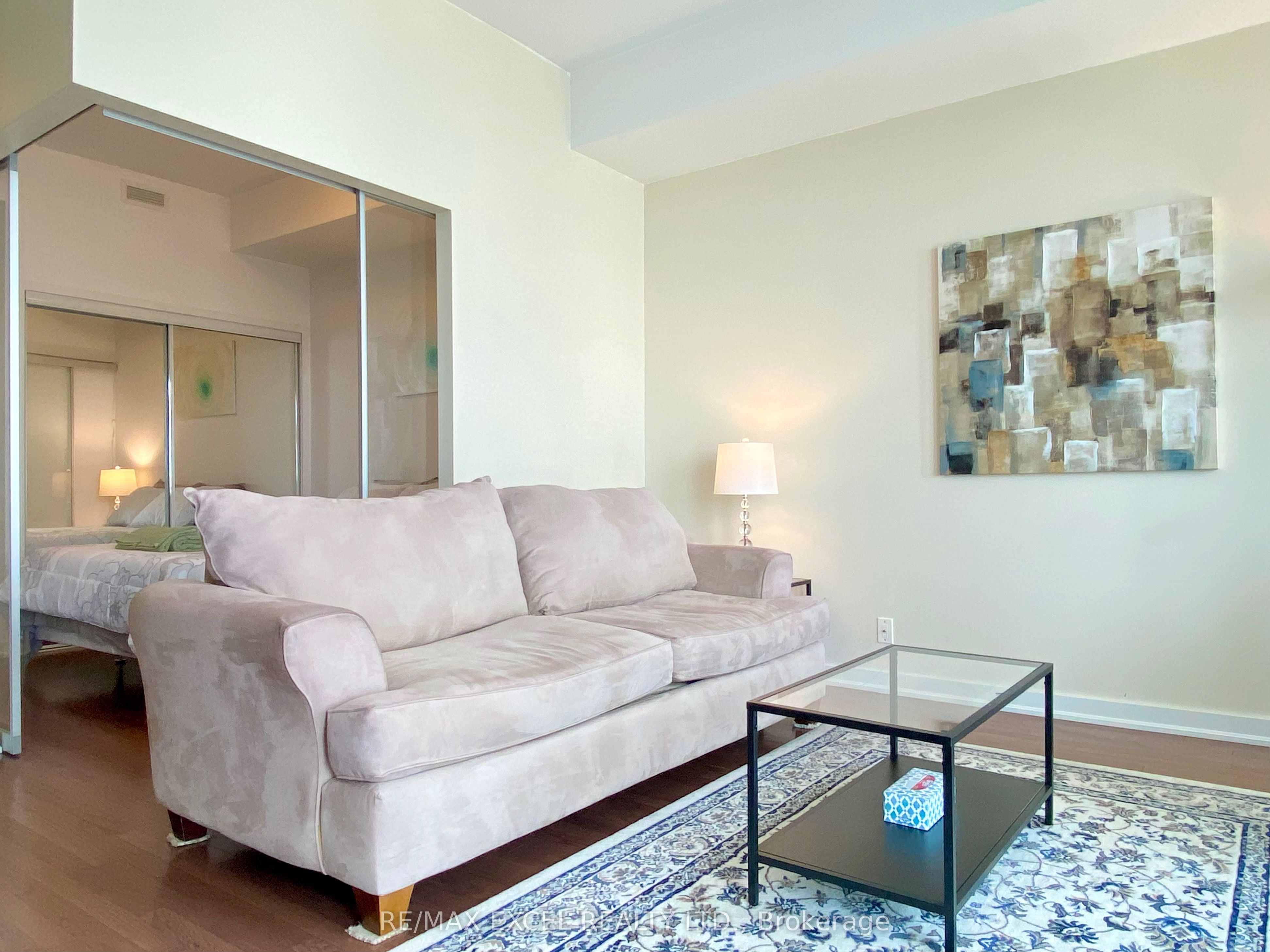 14 York Street 3704, Toronto, On M5j 0b1