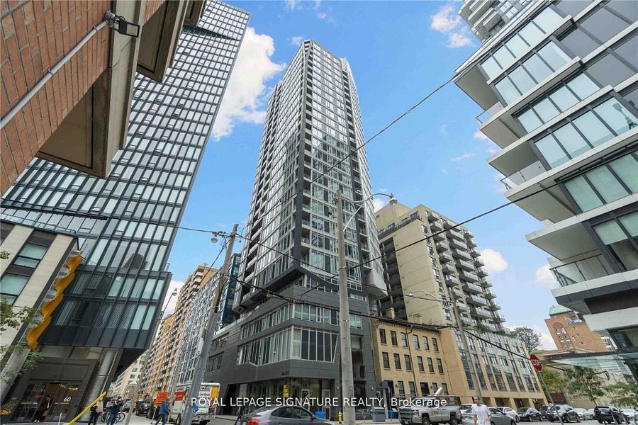 68 Shuter Street Ph 01, Toronto, On M5b 0b4