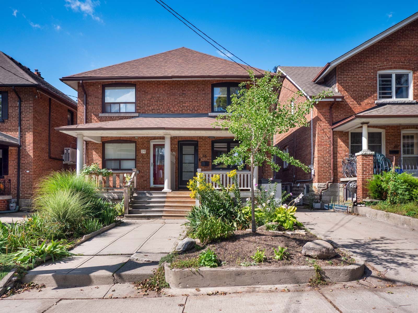 16 Hector Avenue, Toronto, On M6g 3g3