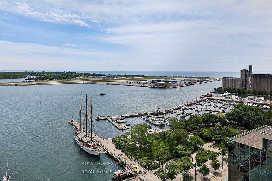410 Queens Quay W Lph6, Toronto, On M5v 2z3