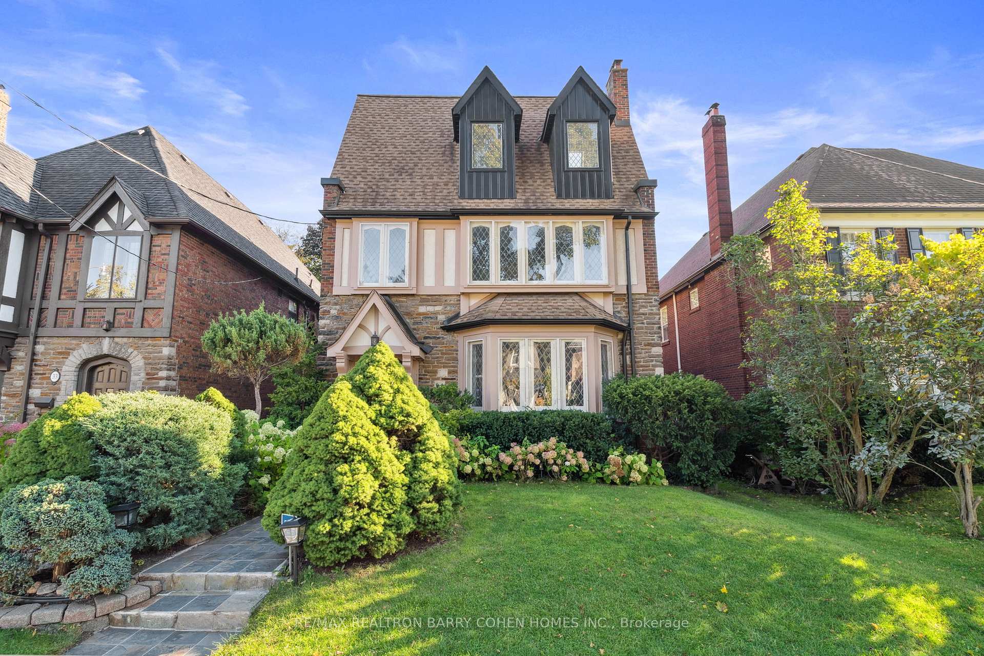31 Whitehall Road Main, Toronto, On M4w 2c5