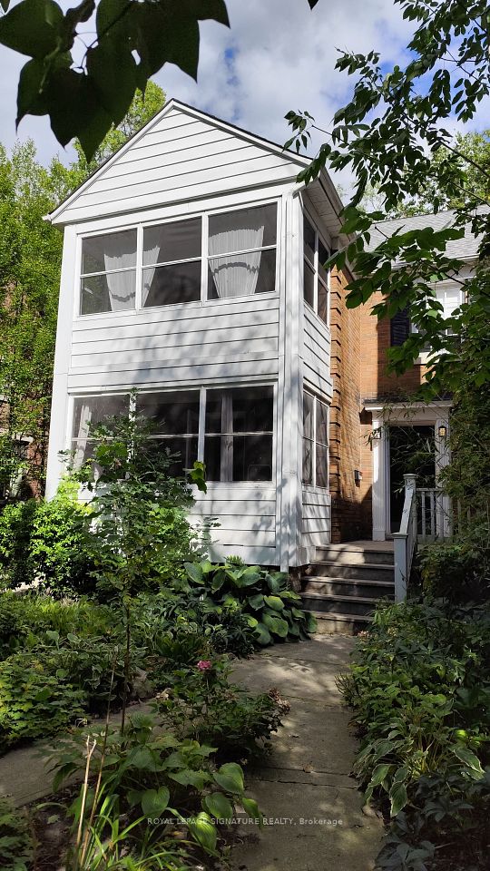 63 Braemore Gardens Main, Toronto, On M6g 2c7