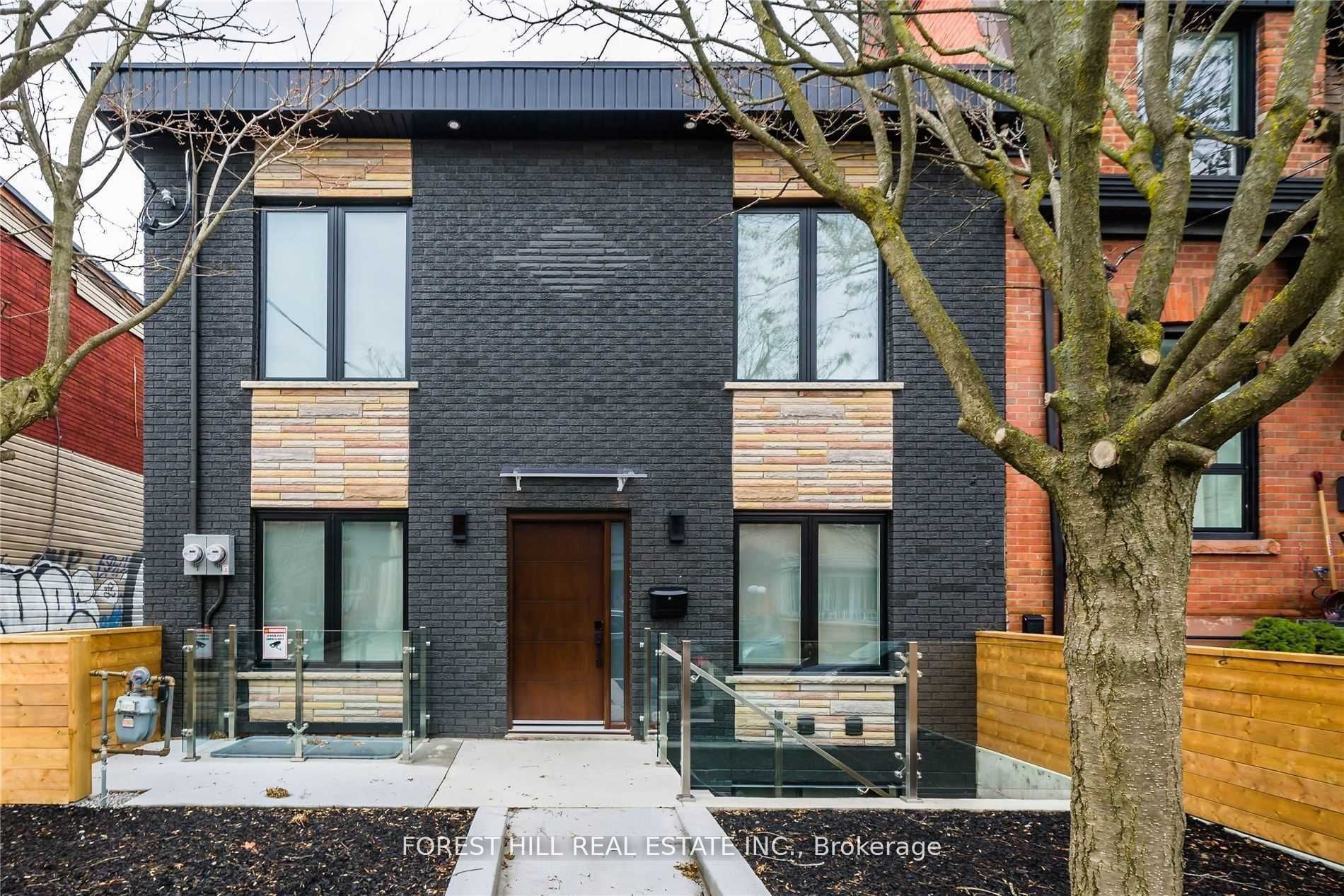 63 Argyle Street Main, Toronto, On M6j 1n8
