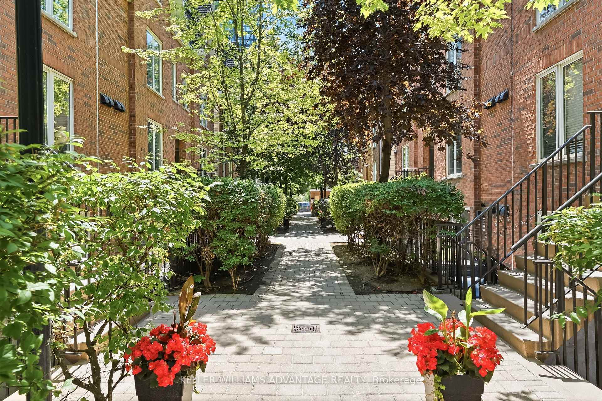 29 Canniff Street 409, Toronto, On M6k 3m5