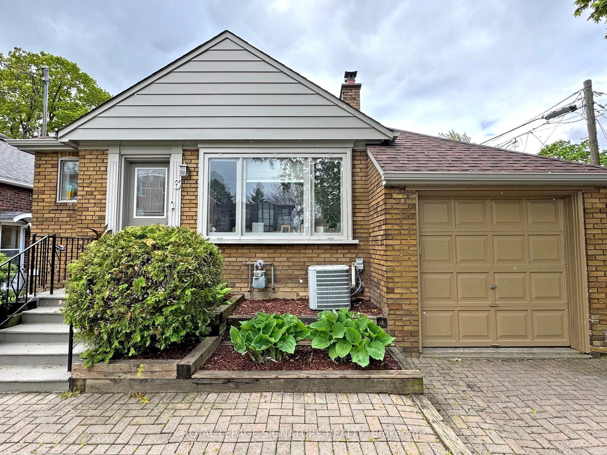 3 Kenrae Road, Toronto, On M4g 1x9