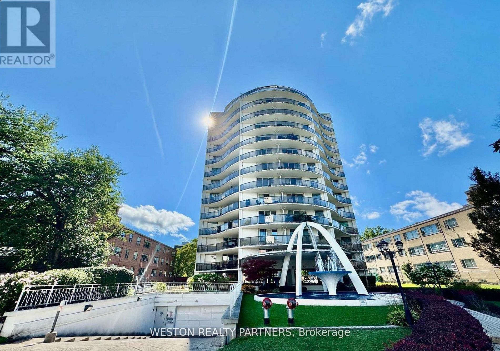 44 Walmer Road 801, Toronto, On M5r 2x5