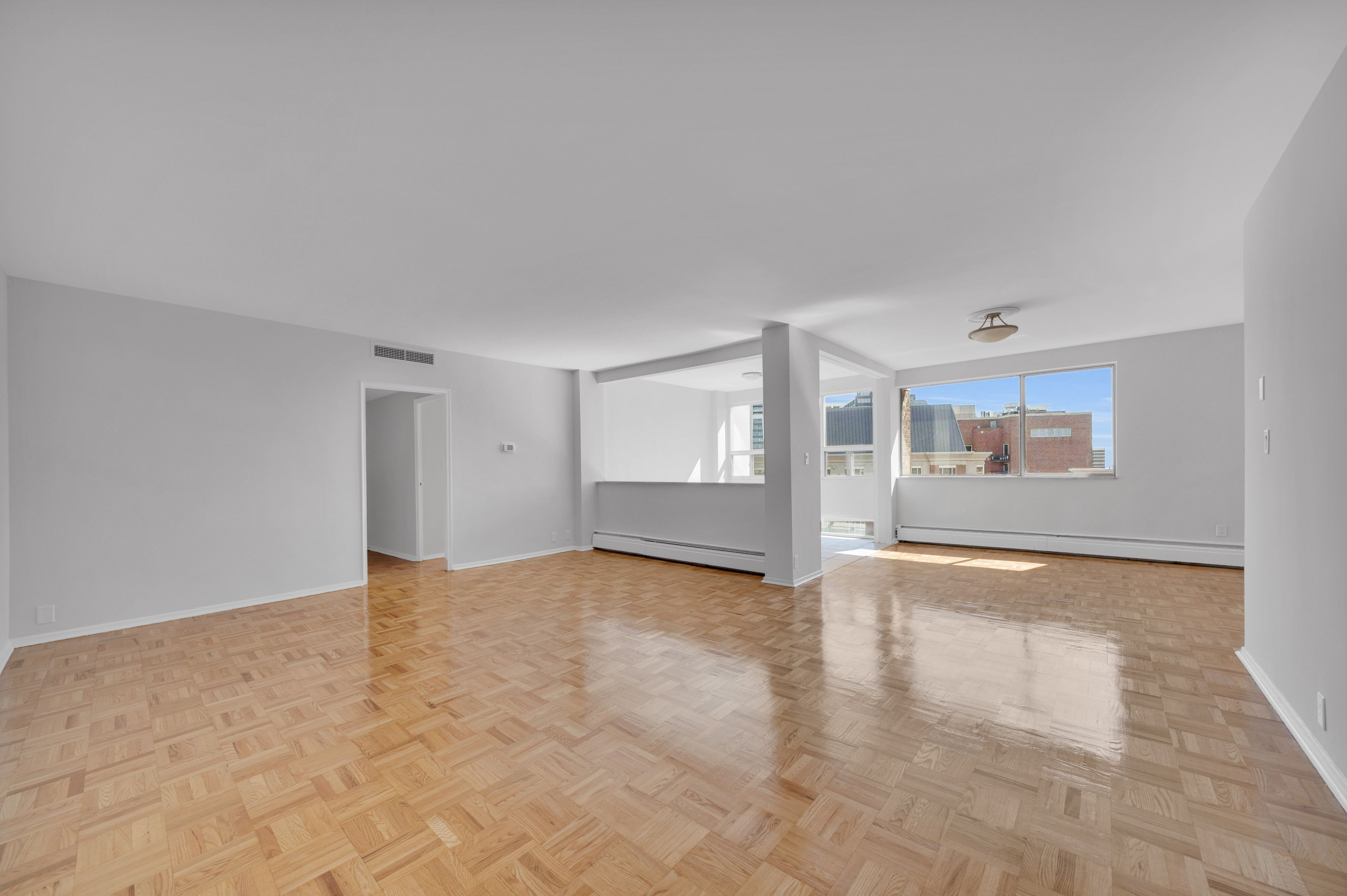 9 Deer Park Crescent 706, Toronto, On M4v 2c4