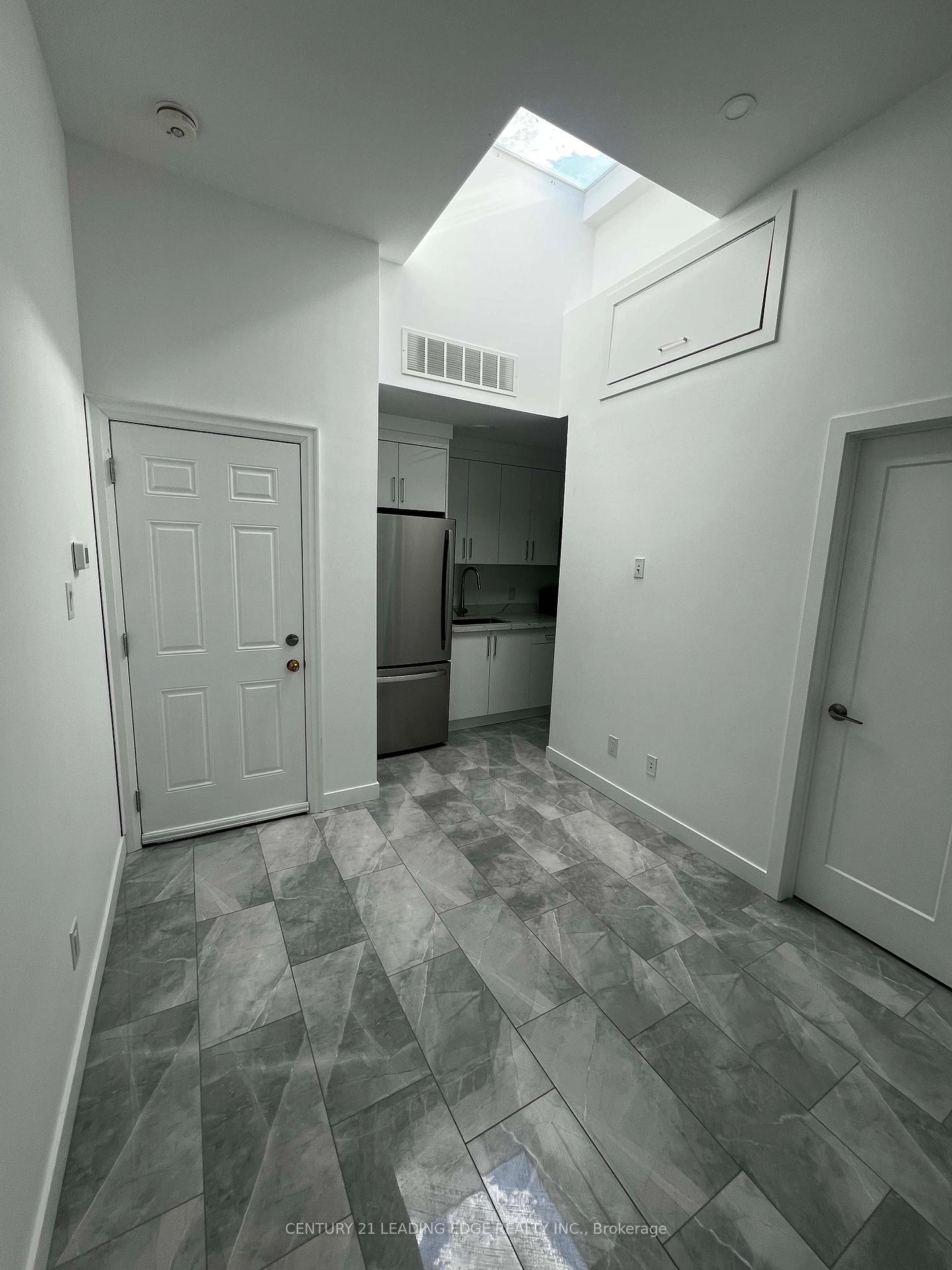 1375 Bathurst Street Unit B, Toronto, On M5r 3h8