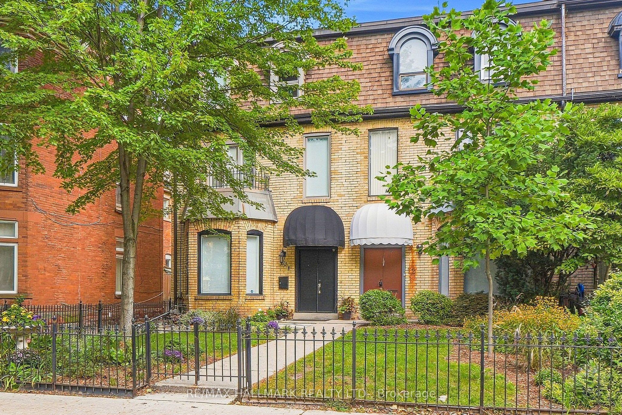 10 Earl Street, Toronto, On M4y 1m3