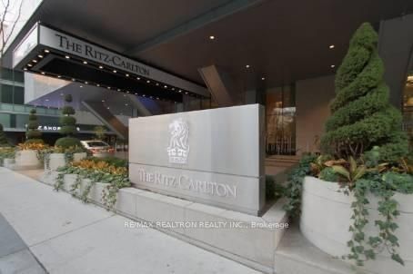 183 Wellington Street W 2303, Toronto, On M5v 0a1